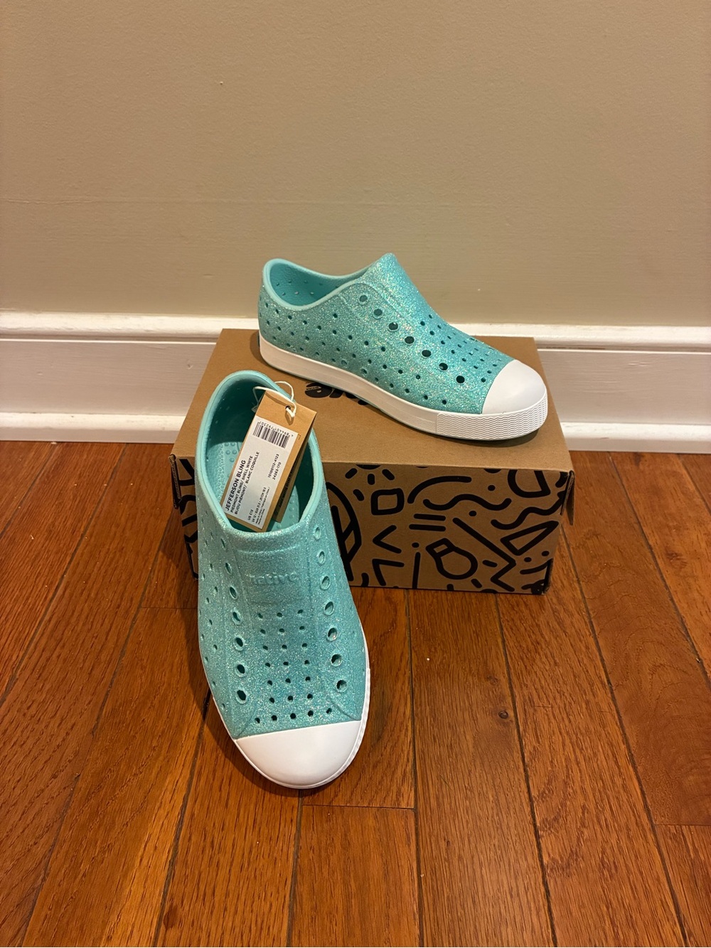 NWT Native Jefferson Kids Slip-On Sneakers in Aqua Glitter 13C
